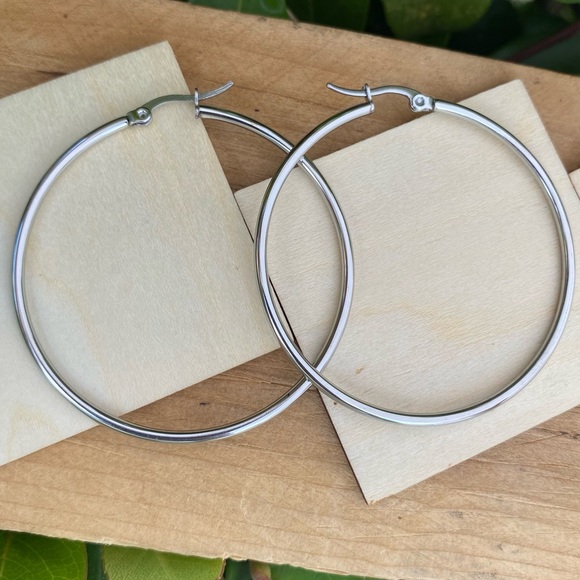 Waterproof  Stainless Steel Medium Hoop Earrings Silver Arracadas Acero - Picture 6 of 6